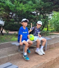 h-25-08-10 Kian Ameli und Tianqin Wang.jpg